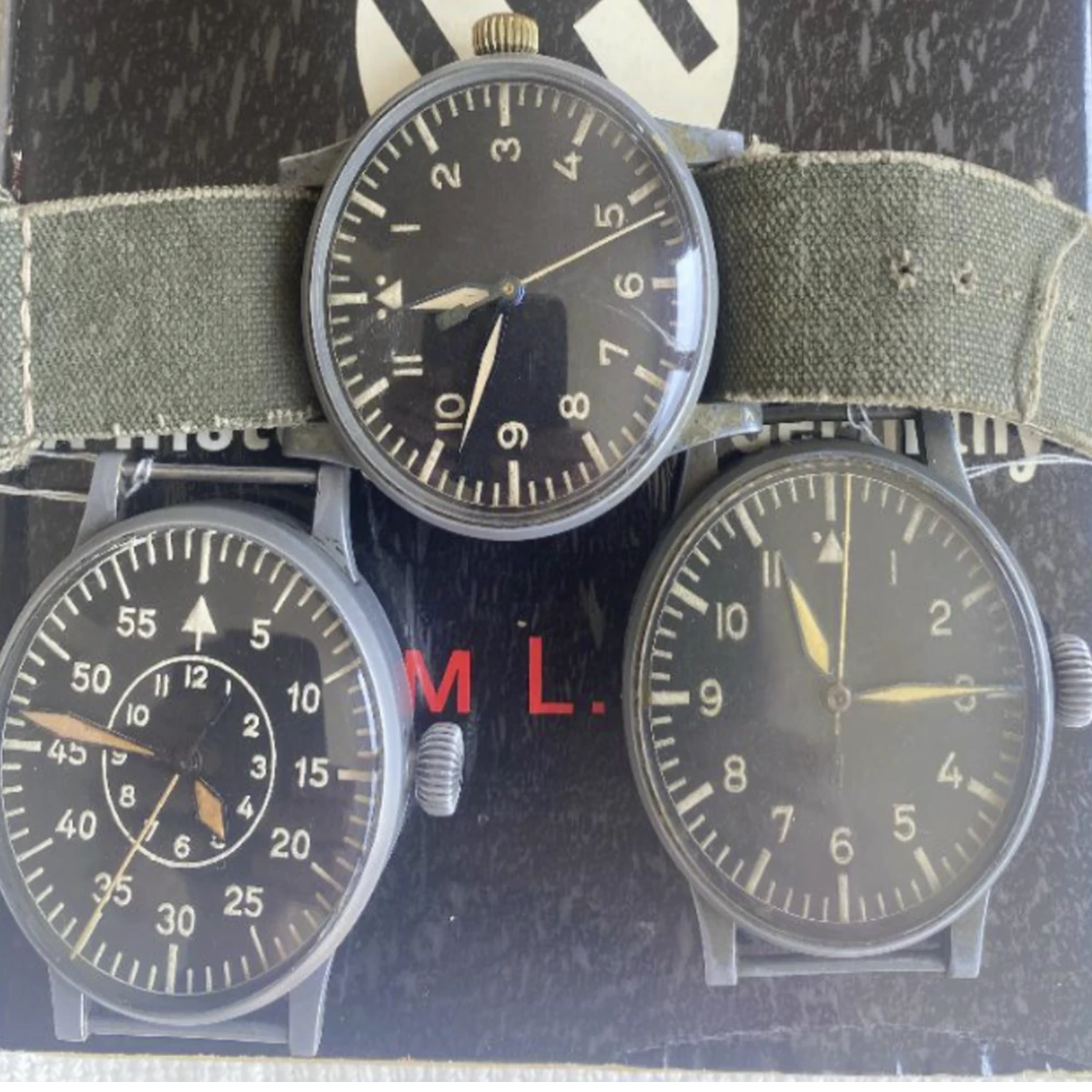 B‑Uhren Type A and Type B dials with oversized cases